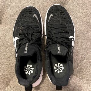 Nike Women’s Free Run 5.0 —Black/White Size 7.5